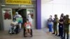 Pacijenti koji su se oporavili od COVID-19 napuštaju gradsku bolnicu u Montereju; Meksiko, juli 2020.