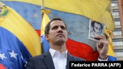 Хуан Гуайдо проголосив себе виконувачем обов’язків президента Венесуели замість ніколаса Мадуро, якого парламент оголосив узурпатором влади