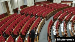 Сесійна зала Верховної Ради спорожніла до 16 травня