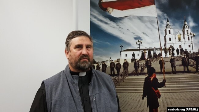 Архіяпіскап Сьвятаслаў Логін у штаб-кватэры Радыё Свабода ў Празе, 2018 год.