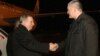 Артур Миквабия (слева) и глава администрации аннексированного Россией Крыма Сергей Аксёнов, Симферополь, 20 декабря 2015