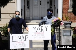 Turkmen activists in Washington, D.C. show their support for residents of Lebap and Mary.