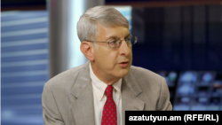 RFERL President Thomas Kent, during a guest appearance on Azatutyun TV in Yerevan, 6 September 2016
