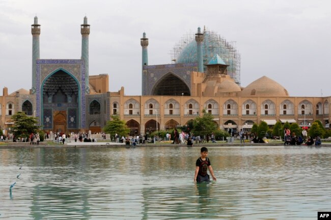 Pamje nga sheshi Naqsh-e Jahan.