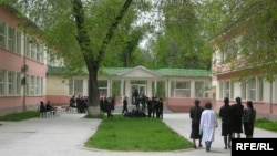 Здание лицея имени Хаджи Кемаля в Душанбе.