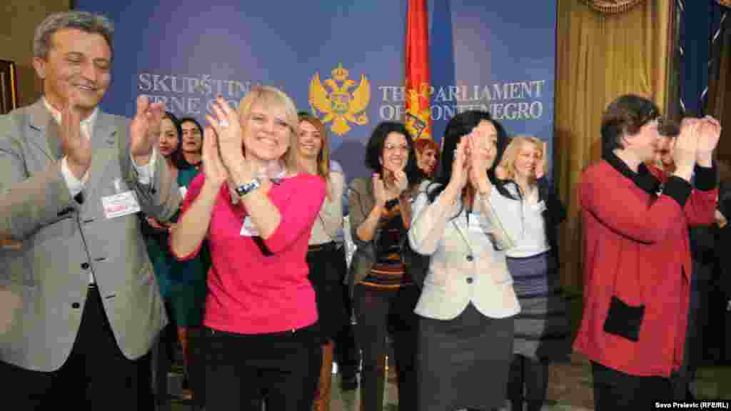 Zaposleni Parlamenta Crne Gore u akciji &#39;Plesom protiv nasilja&#39;