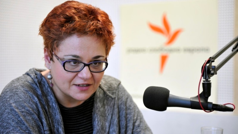 Medijska udruženja u Srbiji traže ostavku ministra nakon optužbi protiv novinarke Tamare Skrozze za govor mržnje