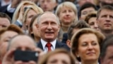 Несмотря на то, что случаи преследований людей за критику Путина давно стали массовыми, сам президент РФ ни разу об этом публично не высказался (фото иллюстративное)