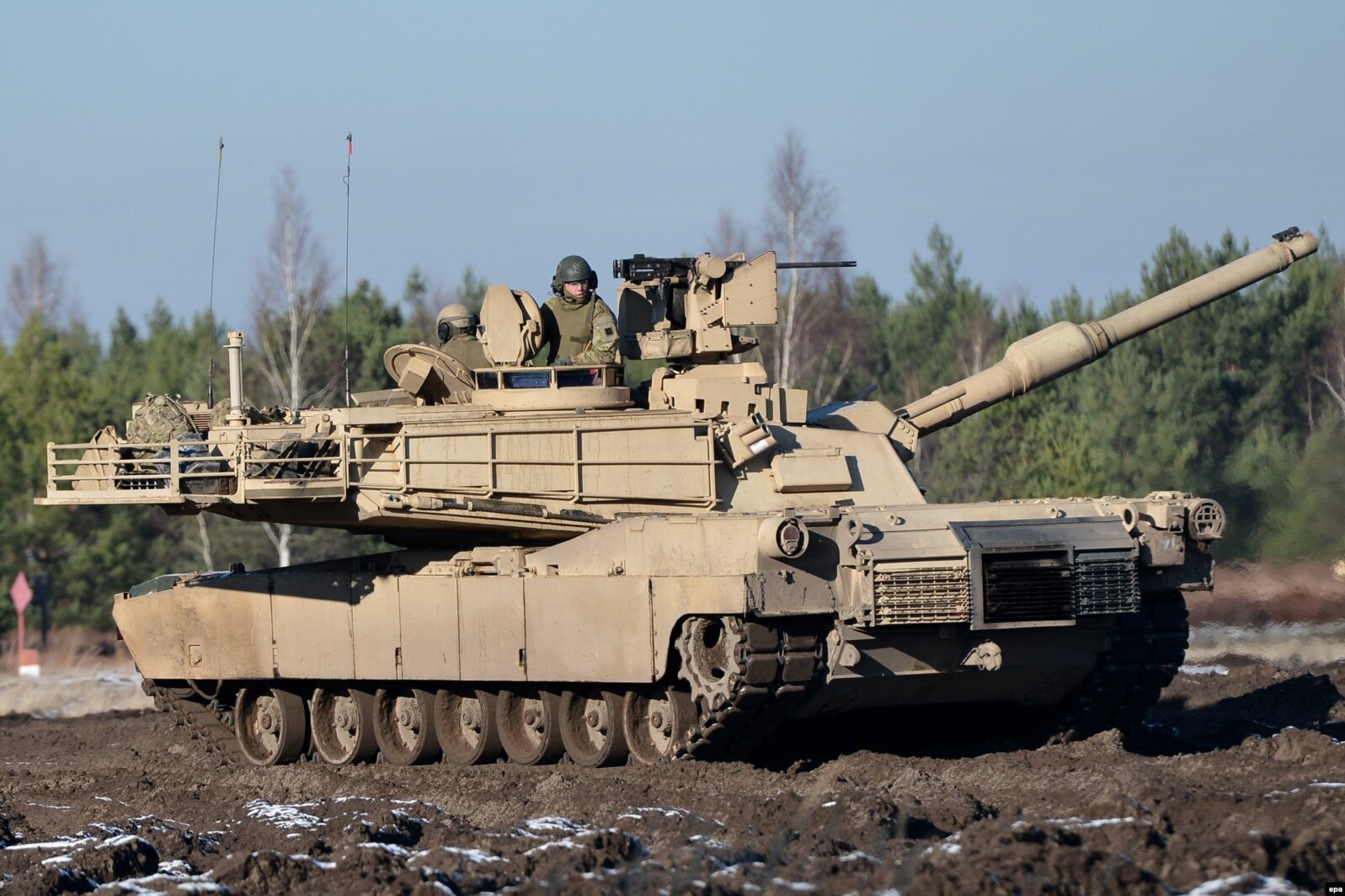 Një tank Leopard 2A4 i ushtrisë polake, gjatë manovrave të përbashkëta Poloni-SHBA, më 2015.
