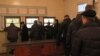 Черкаські чоловіки записуються в добровольці, у військоматі, Черкаси, 3 лютого 2014 року