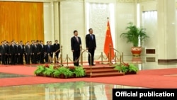 Kyrgyzstan - China. Chinese Premier Li Keqiang and the Prime Minister of Kyrgyzstan Temir Sariev. 