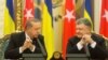 Түркиянын президенти Режеп Тайып Эрдоган жана Украинанын лидери Петро Порошенко.