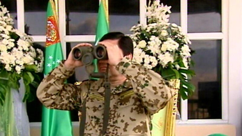 Türkmenistanyň prezidenti goşuny duýdansyz barlady