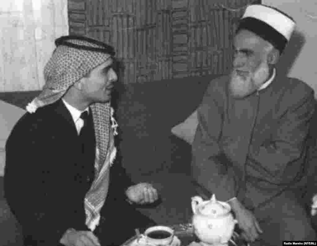 Нохчийн устаз Къадро Iабдул-Хьамид Шайх а, Урдунан паччахь Хьусейн а, Амман, 1962