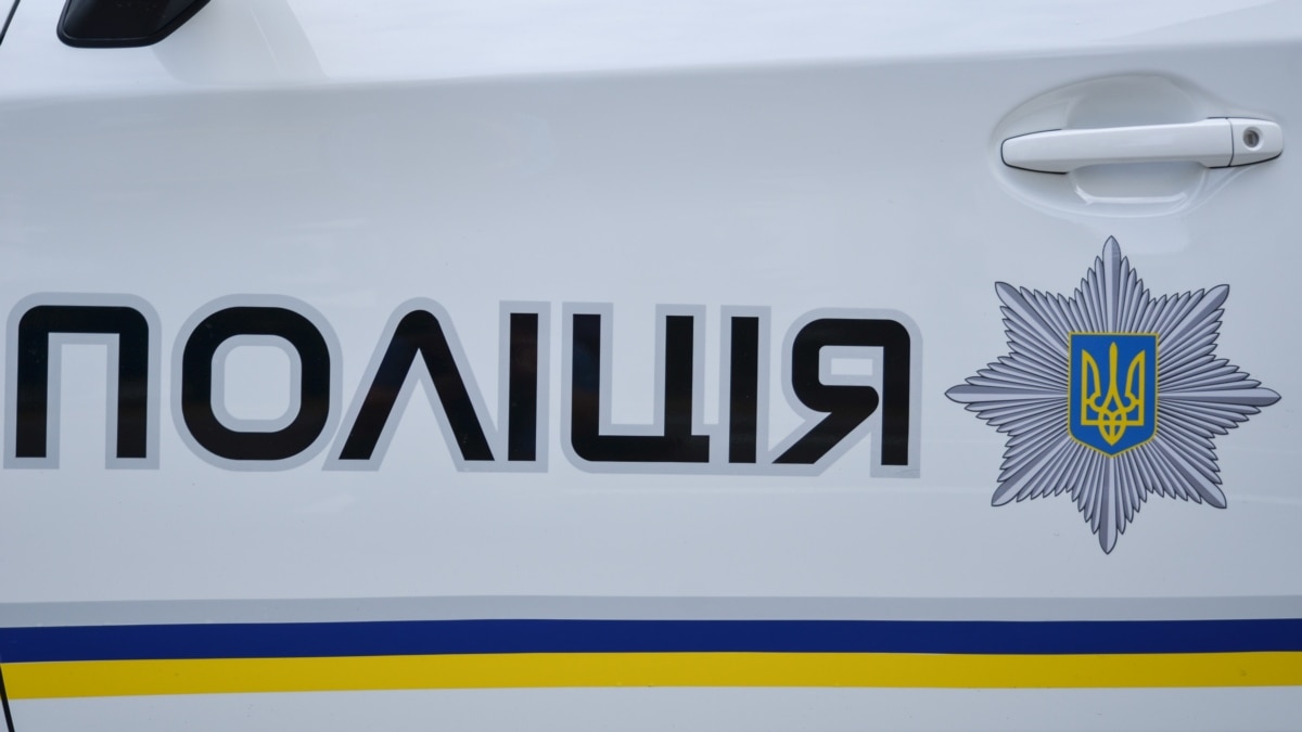 Поліція розслідує смерть 2 дітей, виявлених у старій скрині на Донеччині