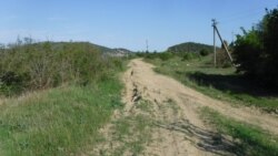 Проселочная дорога мимо бывшего карьера Балаклавского рудоуправления