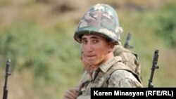 Военнослужащие Армии обороны Нагорного Карабаха на позициях (архив) 