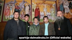 Napadnuti studenti bogoslovije s episkopom dalmatinskim Fotijem