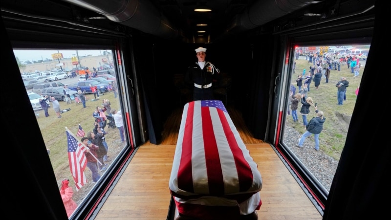 Поранешниот американски претседател Џорџ Буш погребан во Тексас
