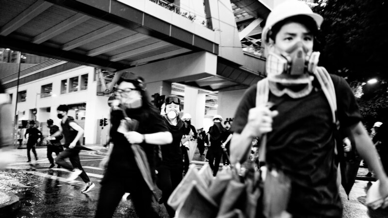 Hong Kong polisiýasy öten agşamky protestlerde 36 adamy tussag etdi