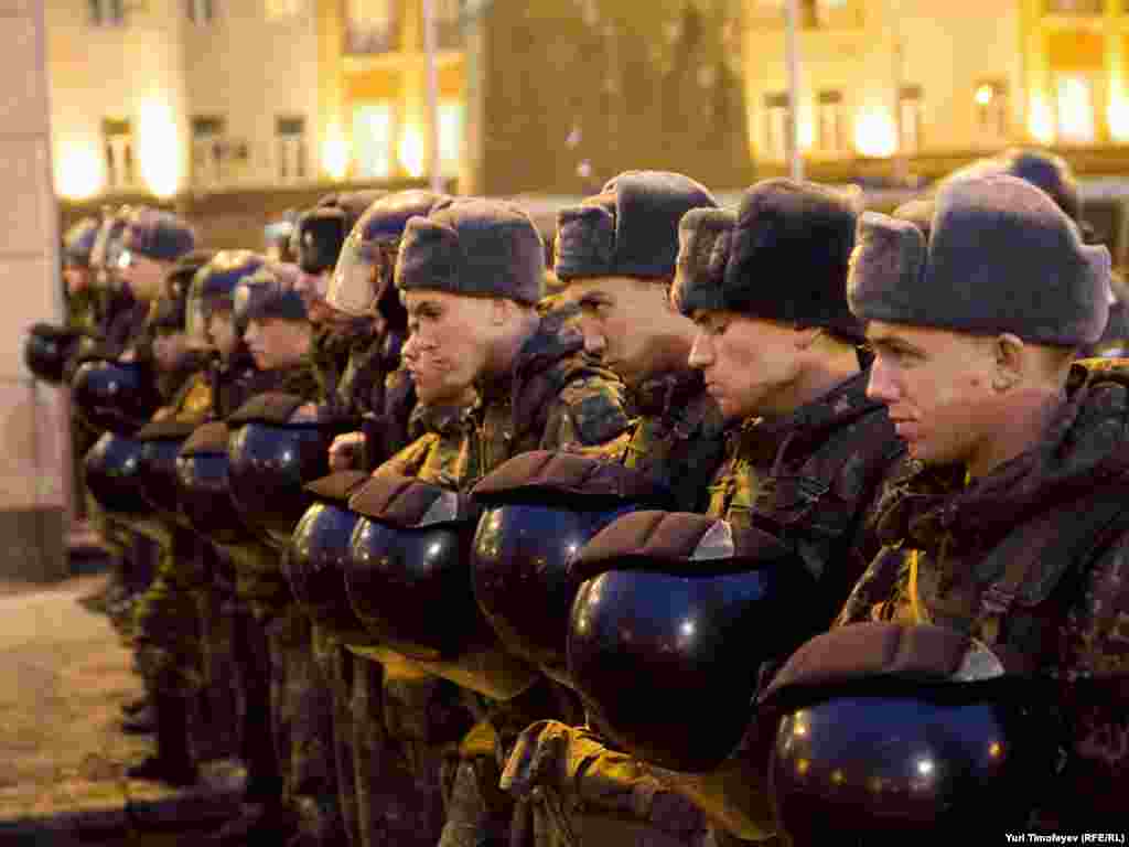 Співробітників правоохоронних органів і солдатів внутрішніх військ на Тверській площі було у кілька разів більше, ніж учасників мітингу