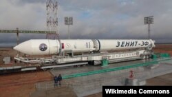 Ukrayna istehsalı olan Zenit raket daşıyıcısı Baykonur kosmodromunda