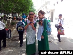 Escort girls in Turkistan