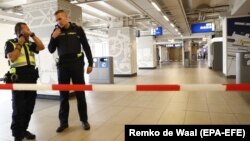 Через інцидент 31 серпня на центральному залізничному вокзалі Амстердама поліція евакуювала тисячі пасажирів і туристів 
