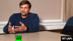 «Руслан Боширов», він же, як вважають, Анатолій Чепіга, в ефірі пропагандистського телеканалу RT твердив, що він простий турист