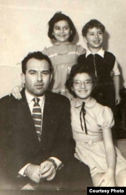 Disidentul Gheorghe Babu Ursu, ucis de Securitate în 1985, și familia.
