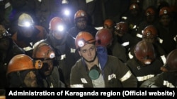Протестующие в шахтах "АрселорМиттал Темиртау" горняки. Декабрь 2017 года. Фото с сайта акимата Карагандинской области.