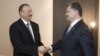 Президент України Петро Порошенко (п) і президент Азербайджану Ільгам Алієв зустрічалися під час Всесвітнього економічного форуму у Давосі 22 січня 2016 року