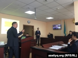 Адвокат Ерлан Газымжанов во время выступления на судебных прениях. Нур-Султан, 21 февраля 2020 года.