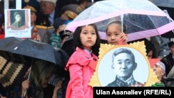 Бишкекте өткөн аскердик парад. 9-май
