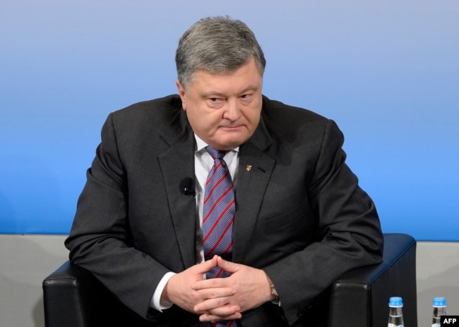 Ukrainian President Petro Poroshenko says the Minsk agreements are the only way forward.