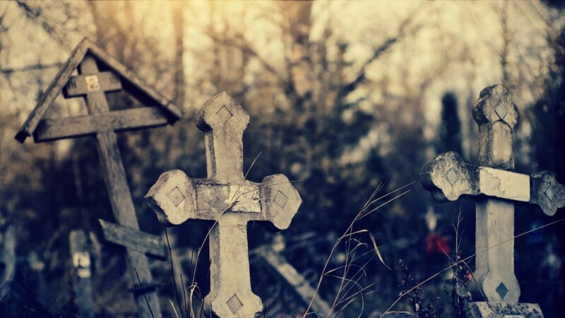Три подростка подозреваются в осквернении кладбища в Воткинске