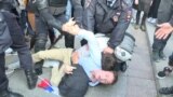 grab Police Detain Hundreds Of Protesters In Moscow