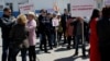 Пикет предпринимателей из-за закрытия торгового центра в Хабаровске