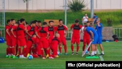 Тренировки сборной Кыргызстана в Узбекистане перед матчем.
