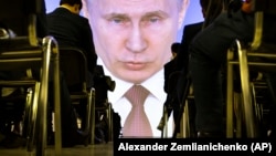 Выступление Путина в "Манеже"