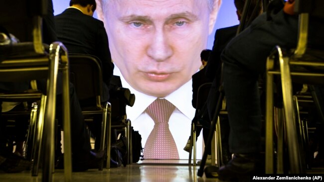 Выступление Путина в "Манеже"