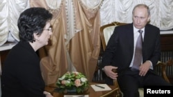 Нино Бурджанадзе на встрече с Владимиром Путиным. 2010 год