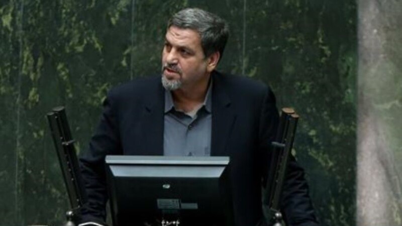طرح درخواست نمایندگان مجلس از خامنه‌ای برای بازنگری در قانون اساسی