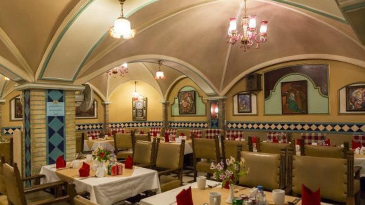 Three Upscale Restaurants In Tehran Sealed Off For Allowing Diners To Dance