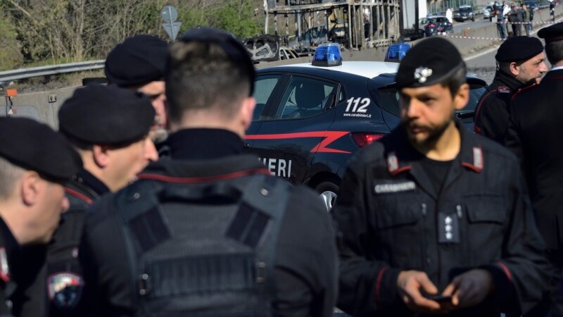 Një oficer italian kapet duke i shitur sekrete Rusisë