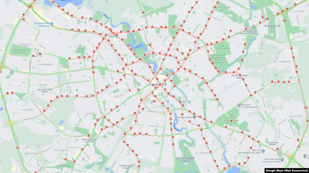 At about 5 p.m., according to Google Maps, traffic in Minsk was almost completely blocked.