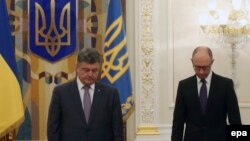 Украина президенті Петр Порошенко мен премьер-министрі Арсений Яценюк. (Көрнекі сурет)