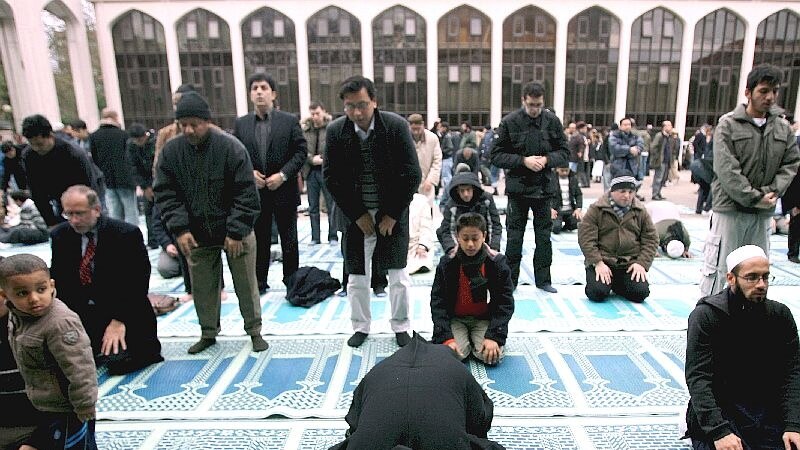 ایران گزارش «دیلی میل» در مورد اجیر کردن مسلمانان بریتانیا برای جاسوسی را رد کرد