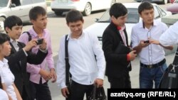 Участники одного из молодежных форумов. Алматы, 25 сентября 2013 года. Иллюстративное фото. 