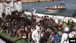 Spaseni migranti u italijanskoj luci Corigliano (arhivska fotografija)